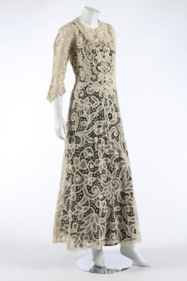 Lot 16 - A gown of Edwardian Battenberg tapelace,...