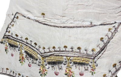 Lot 209 - Gentlemen's waistcoats, comprising: ivory silk...