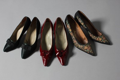 Lot 60 - A general group of accessories, mainly 1950s,...
