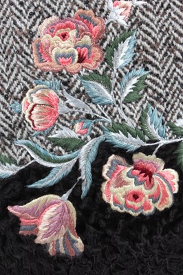 Lot 78 - A group of smart designer clothing, comprising:...