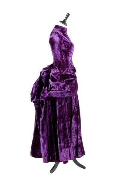 Lot 90 - A fine velvet plush mourning gown, circa 1887,...