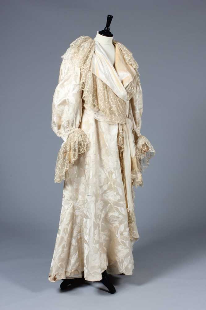 Lot 7 - A poor condition Charles Frederick Worth ivory...