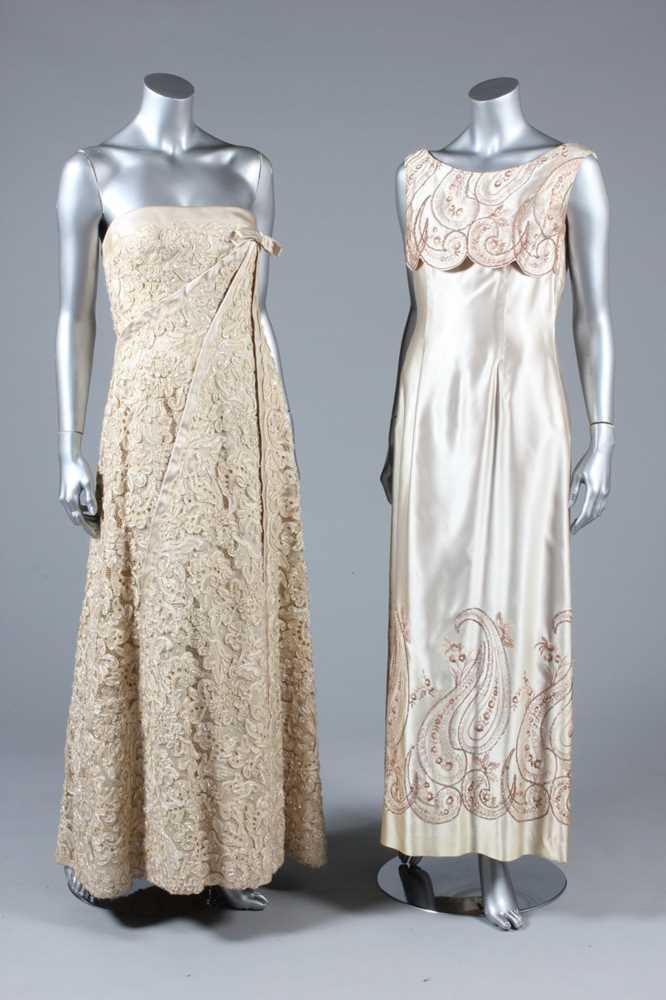 Lot 51 - A group of mainly ivory and pastel...