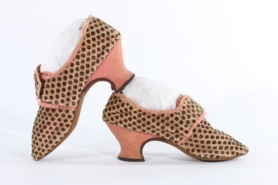 Lot 21 - A pair of voided velvet lady's shoes, circa...