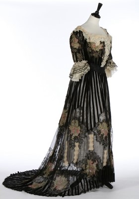 Lot 35 - A rare and early Beer day and evening ensemble,...