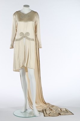 Lot 57 - A Callot Soeurs couture ivory satin bridal...