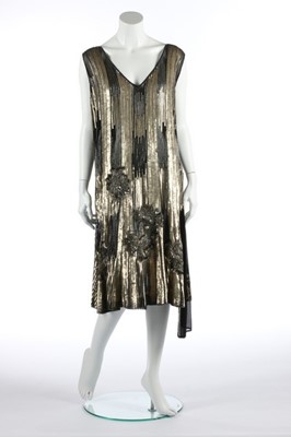 Lot 47 - An Haute Nouveauté de Paris flapper dress,...