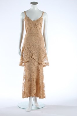 Lot 76 - A Gabrielle Chanel haute couture pale...